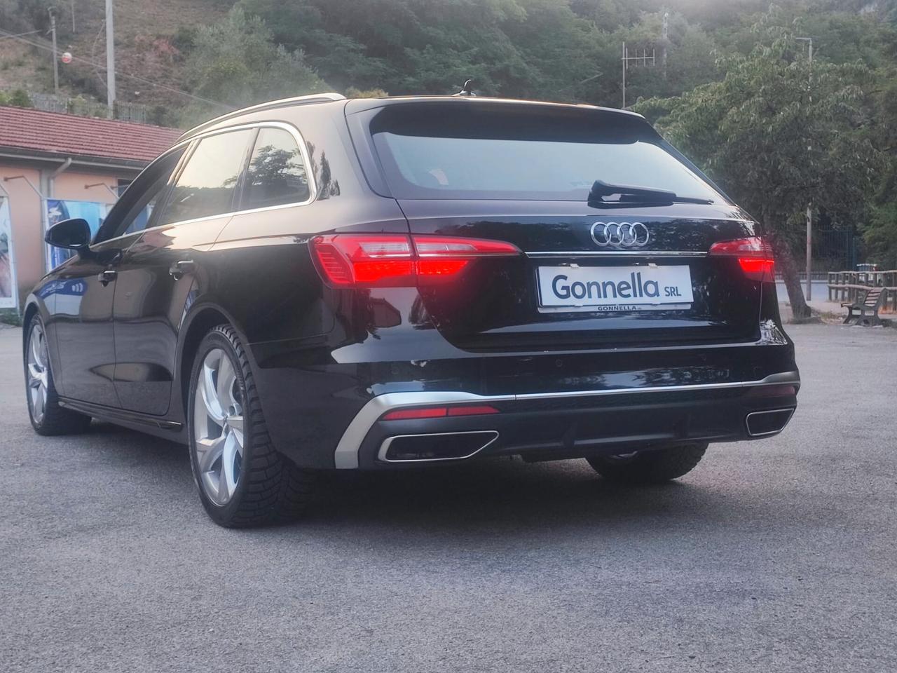 Audi A4 Avant 40 2.0 tdi S line edition 204cv s-tronic