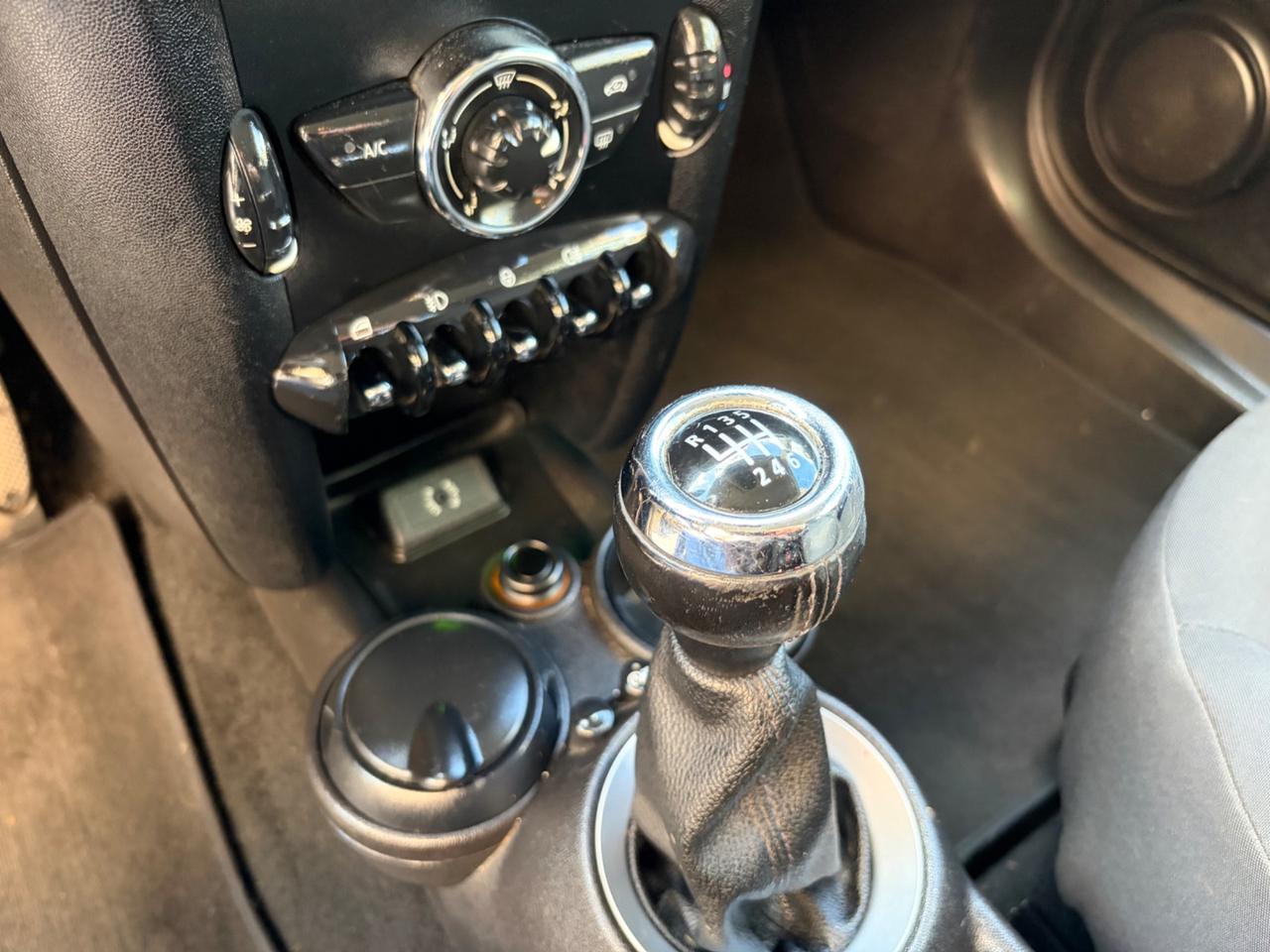 Mini 1.6 16V Cooper D KM 100000