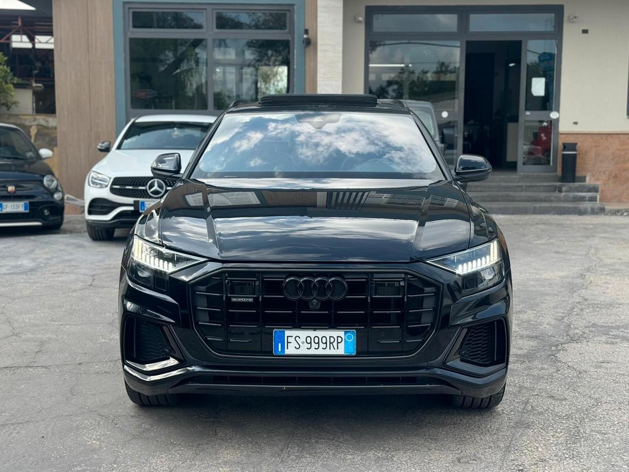 Audi Q8 50 TDI 286 CV TOTAL BLACK