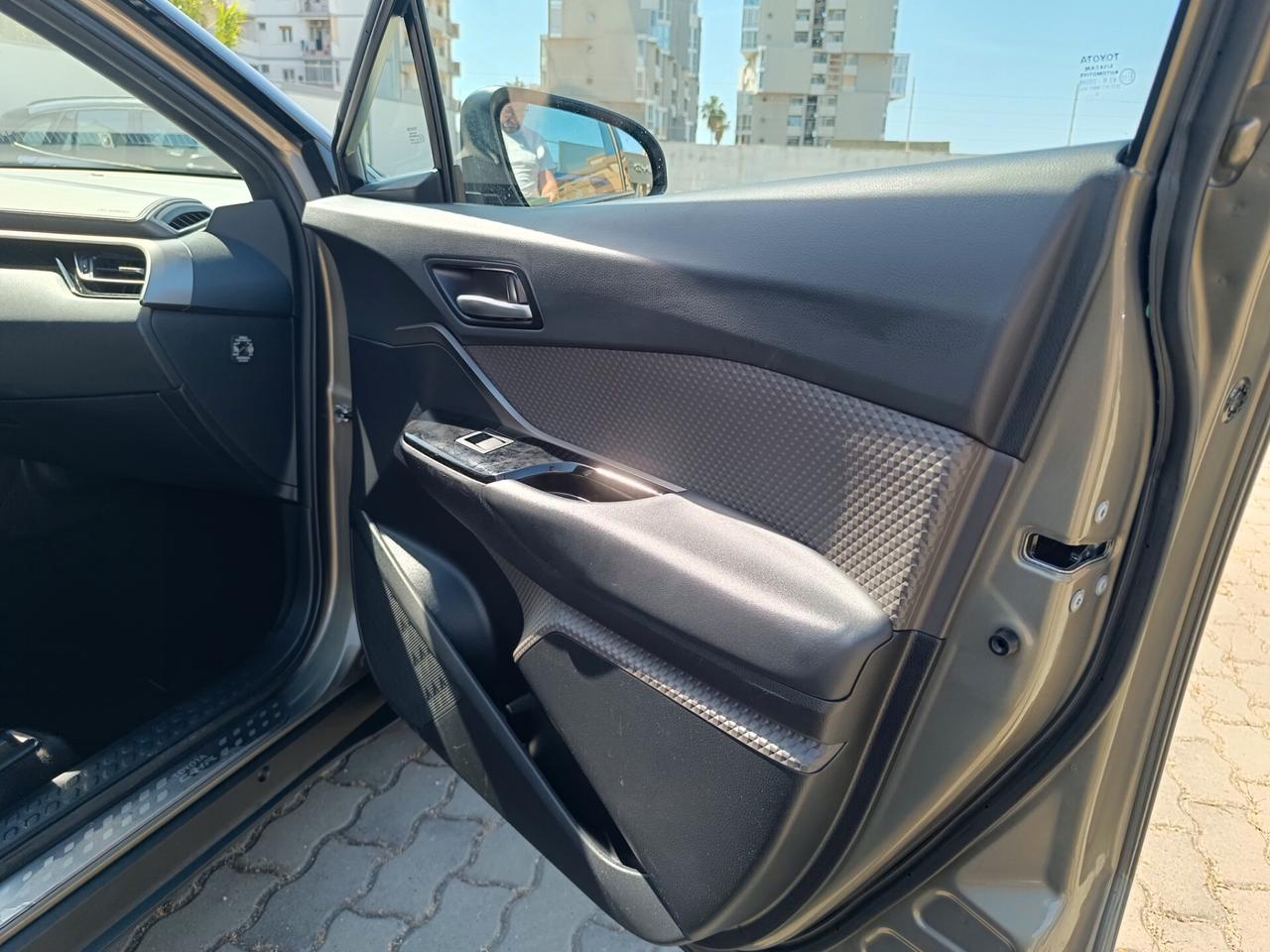 Toyota C-HR 2.0 Hybrid E-CVT Lounge