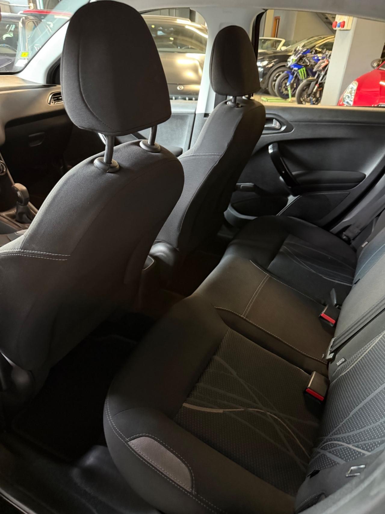 Peugeot 208 1.2 82CV 5P ALLURE NEOPAT KMCERT