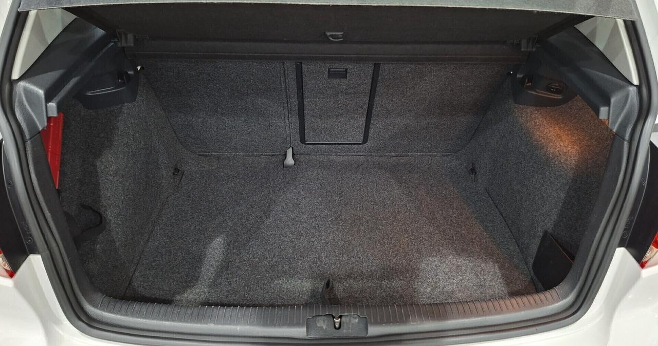 Volkswagen Golf 6 1.6 TDI Highline BlueMotion