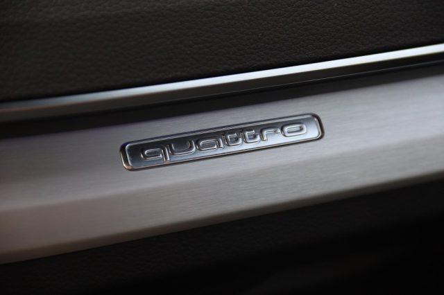 AUDI Q5 40 TDI 204 CV quattro S tronic Identity Black