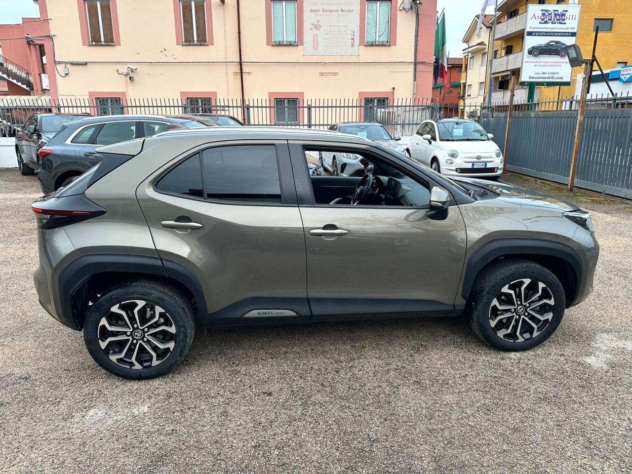 TOYOTA YARIS CROSS TREND 1.5 HYBRID E-CVT
