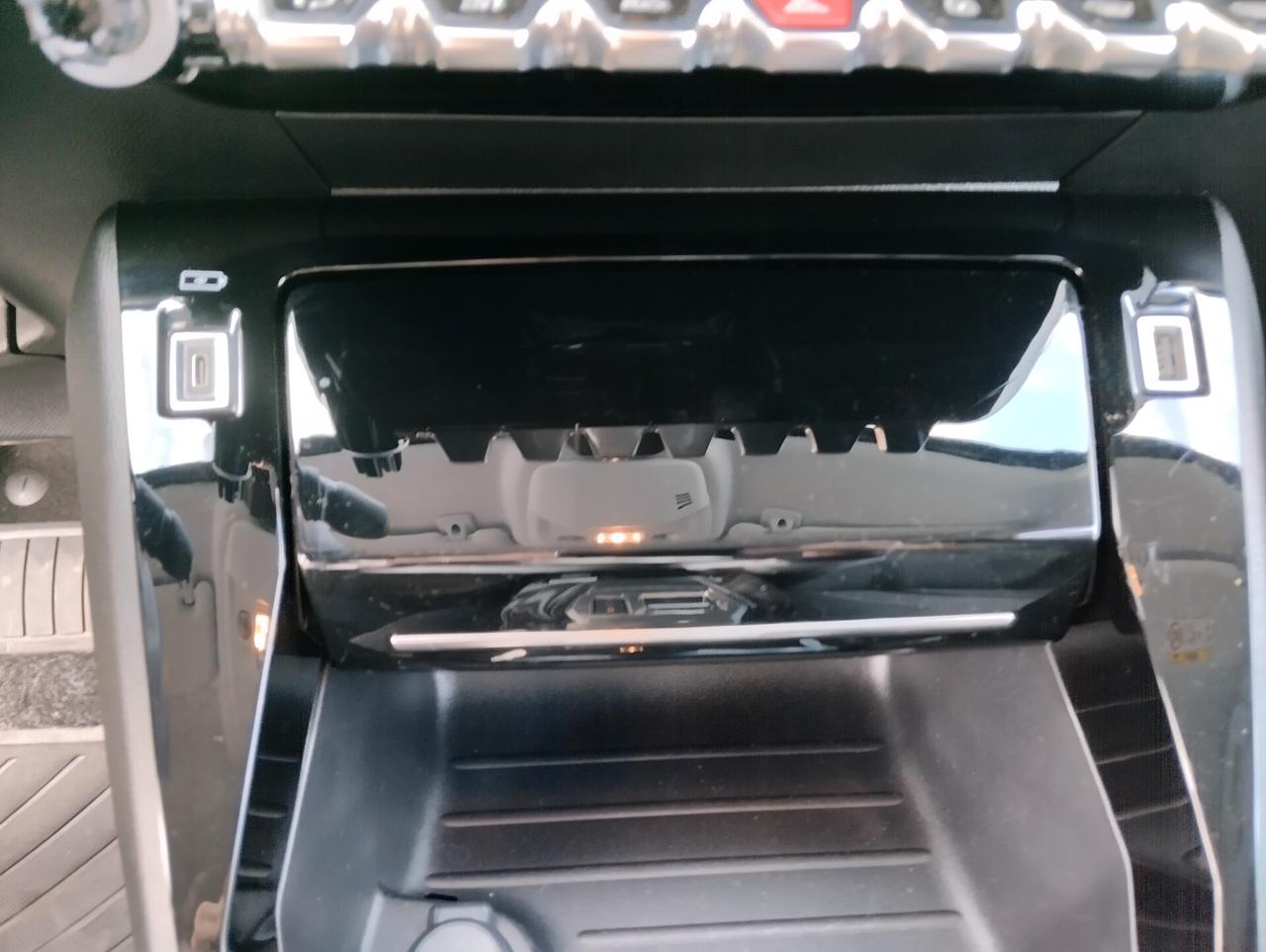 Peugeot 208 motore elettrico 136 CV 5 porte E-Style