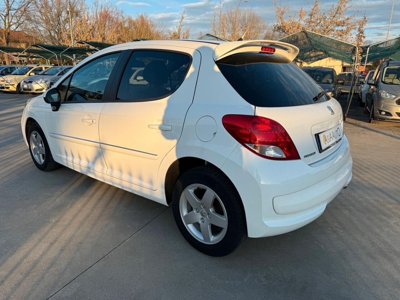 Peugeot 207 5p 1.4 95 CV 74.900 KM