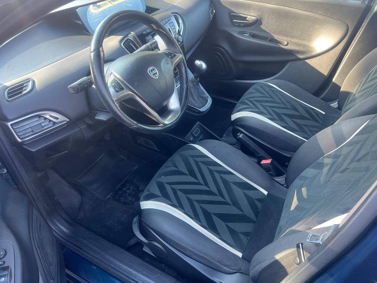 Lancia Ypsilon 0.9 TwinAir 85 CV 5 porte S&S DFN Platinum