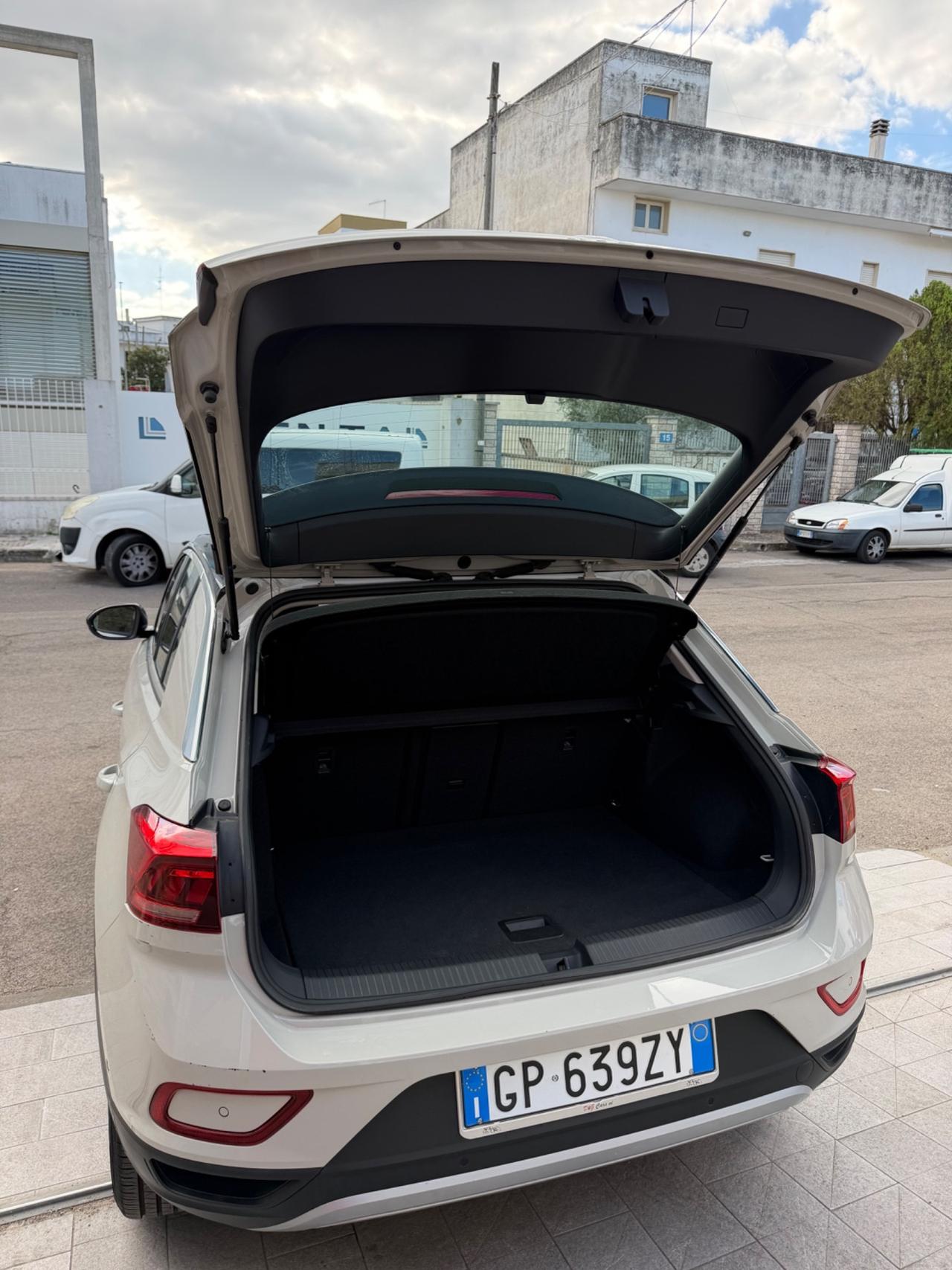 Volkswagen T-Roc 1.0 110 cv TSI Style-2023/LED