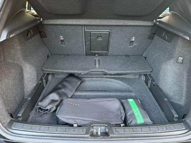 VOLVO XC40 B4 AWD automatico Plus Dark MY23