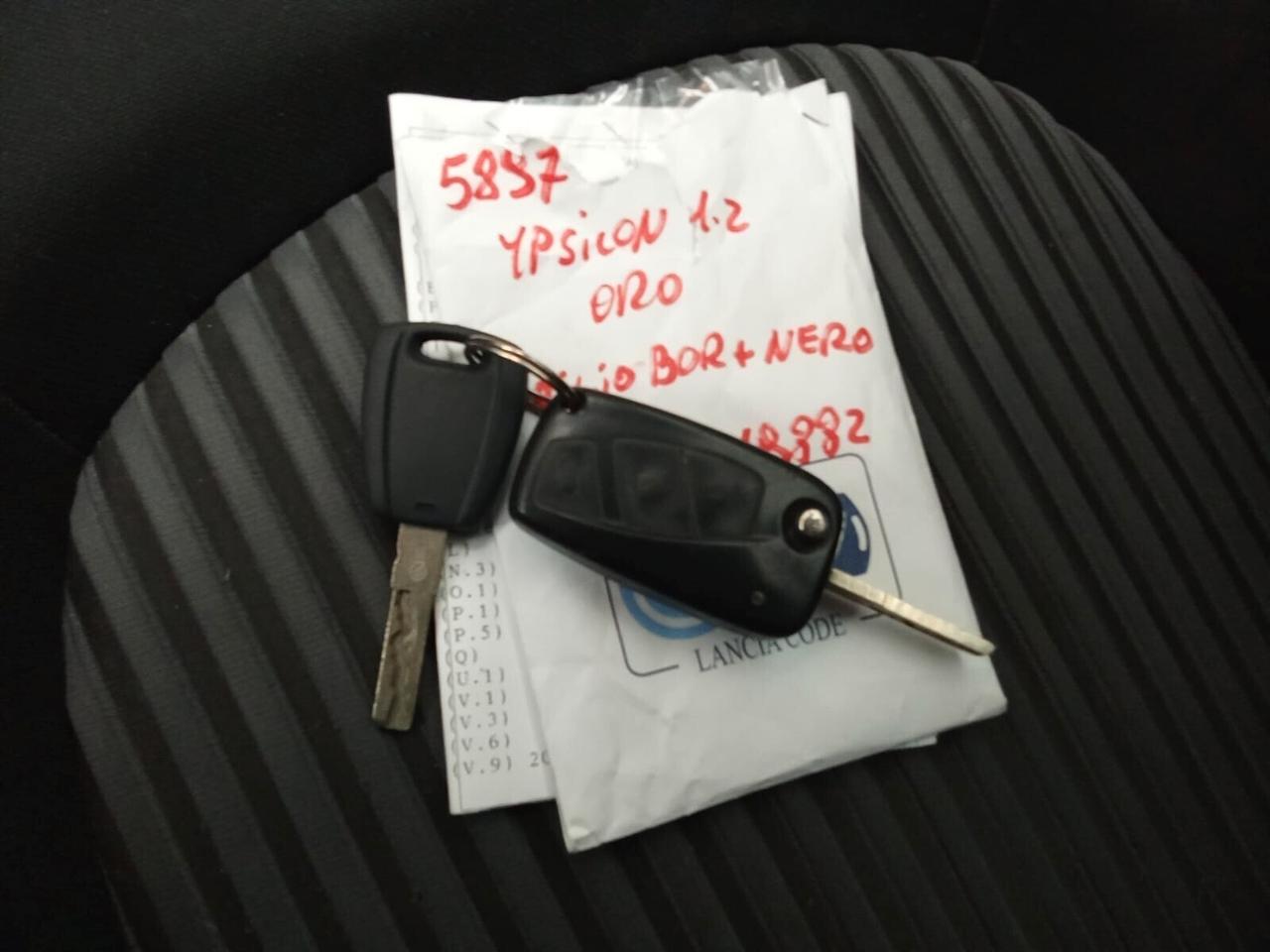Lancia Ypsilon 1.2 Platino /44 KW/ NEOPATENTATI/