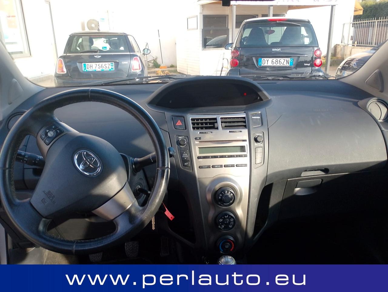 Toyota Yaris 1.0 5 porte Sol