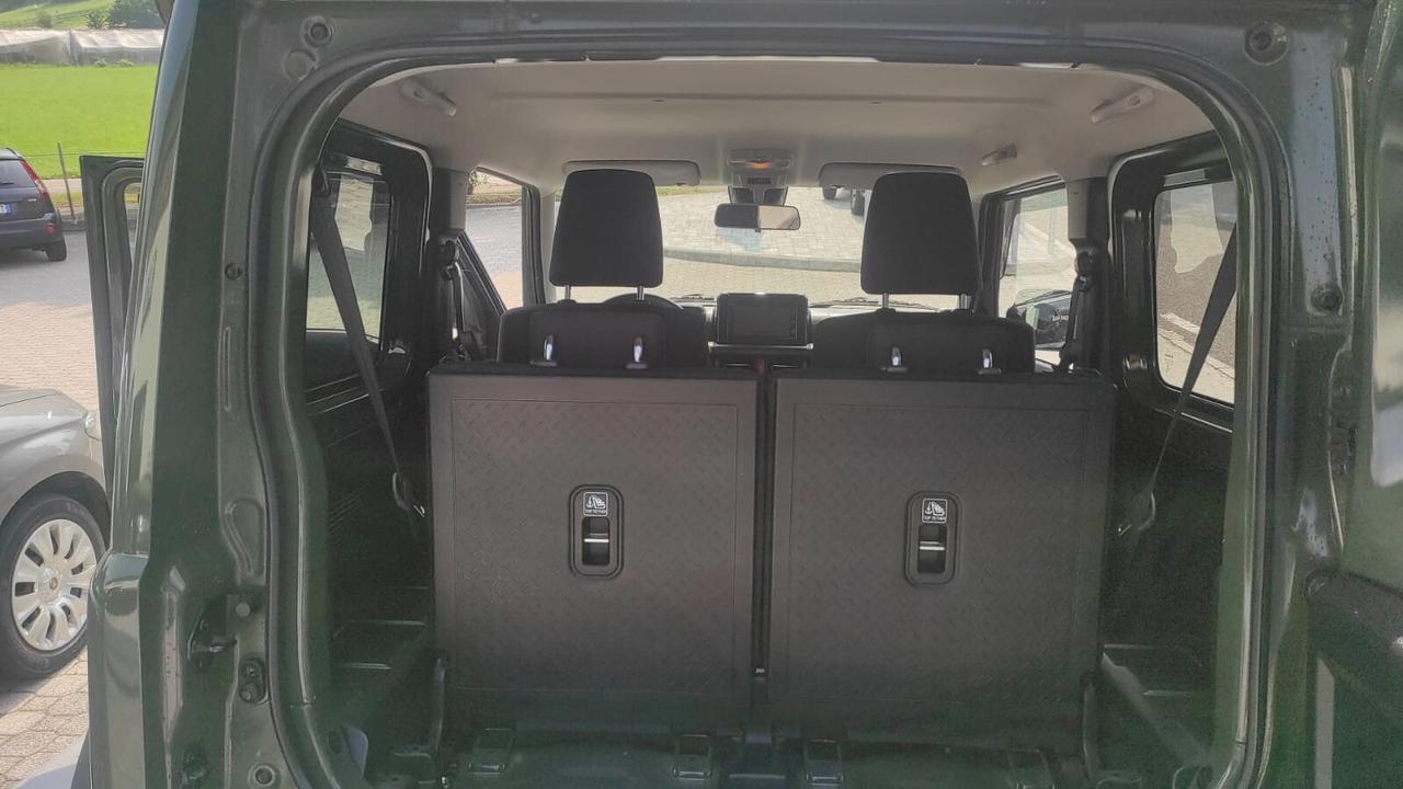 Suzuki Jimny 4 posti