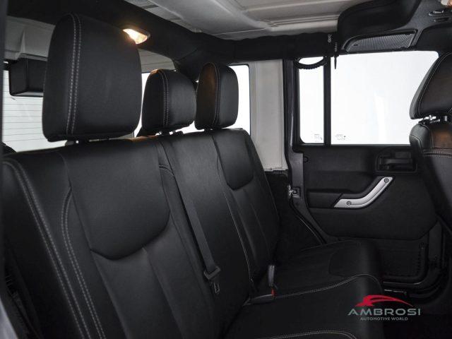 JEEP Wrangler Unlimited 2.8 CRD DPF Sahara Auto