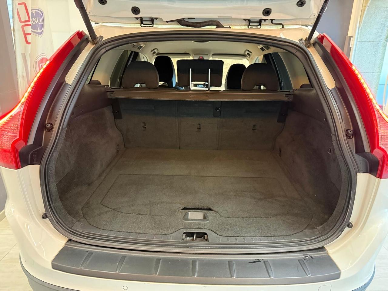 Volvo XC60 2.4 D 175 CV FWD Geartronic Kinetic