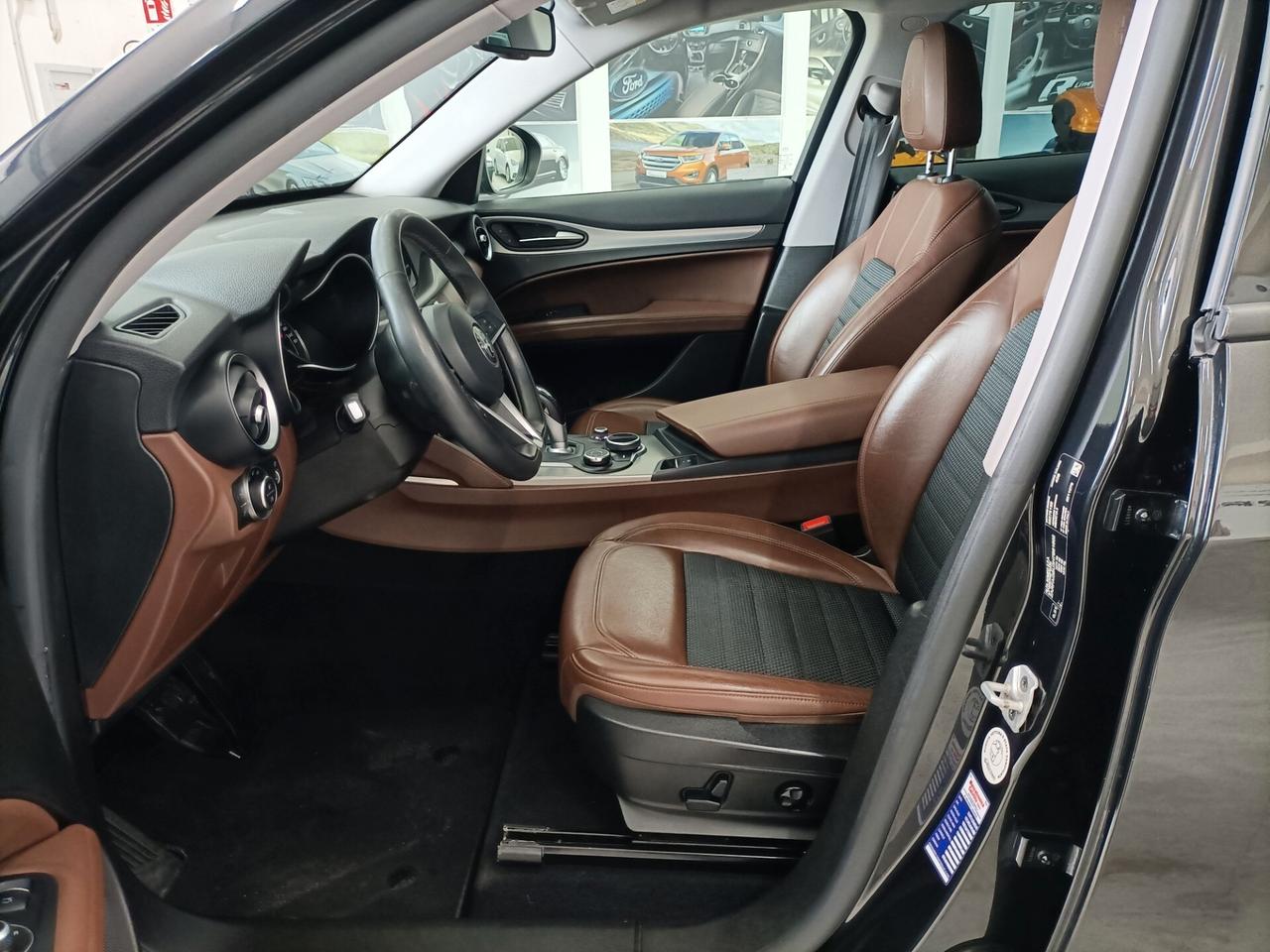 Alfa Romeo Stelvio 2.2 Turbodiesel 180 CV AT8 RWD Executive 06/2017