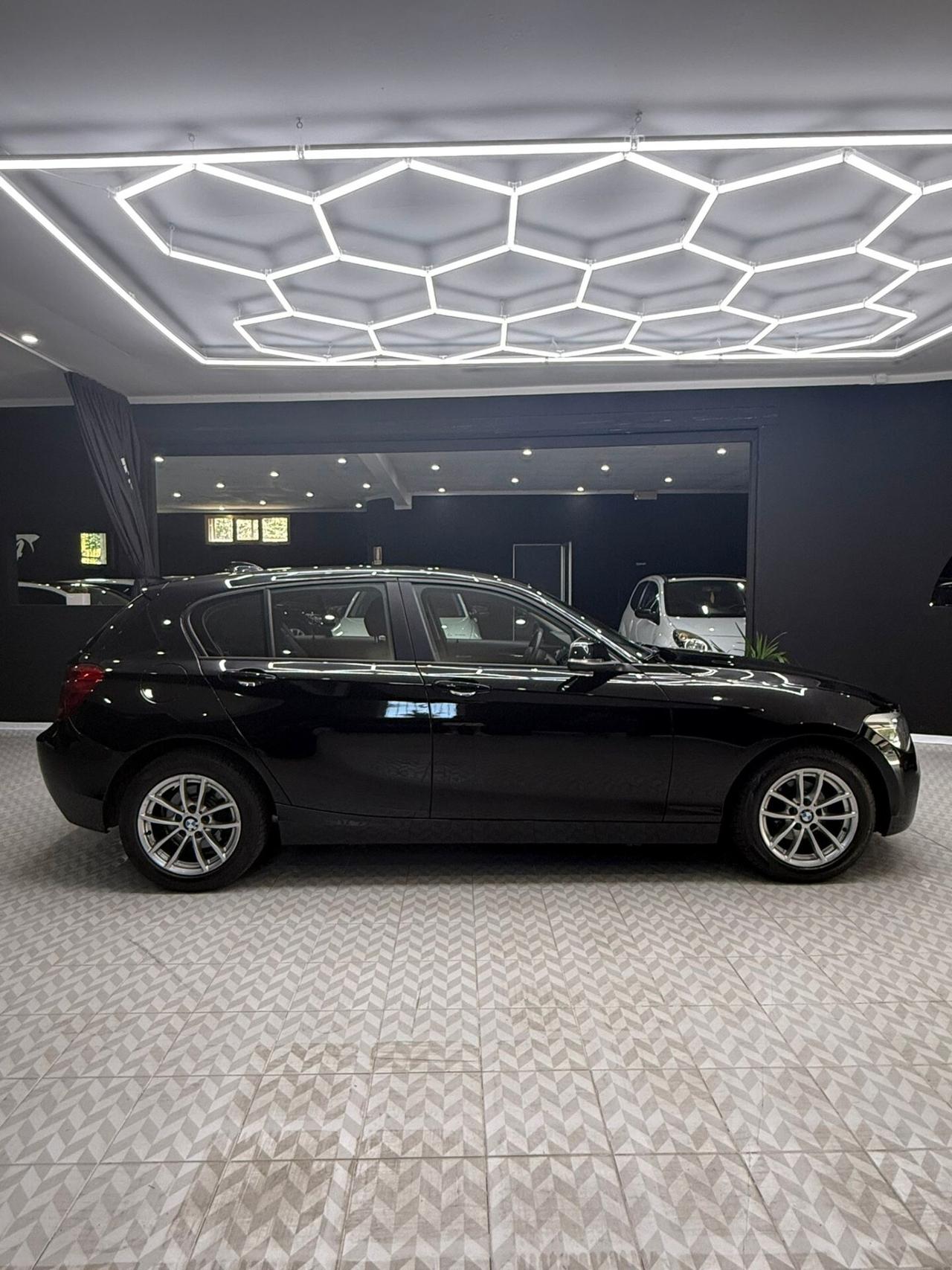 Bmw 114 114d 5p. Unique