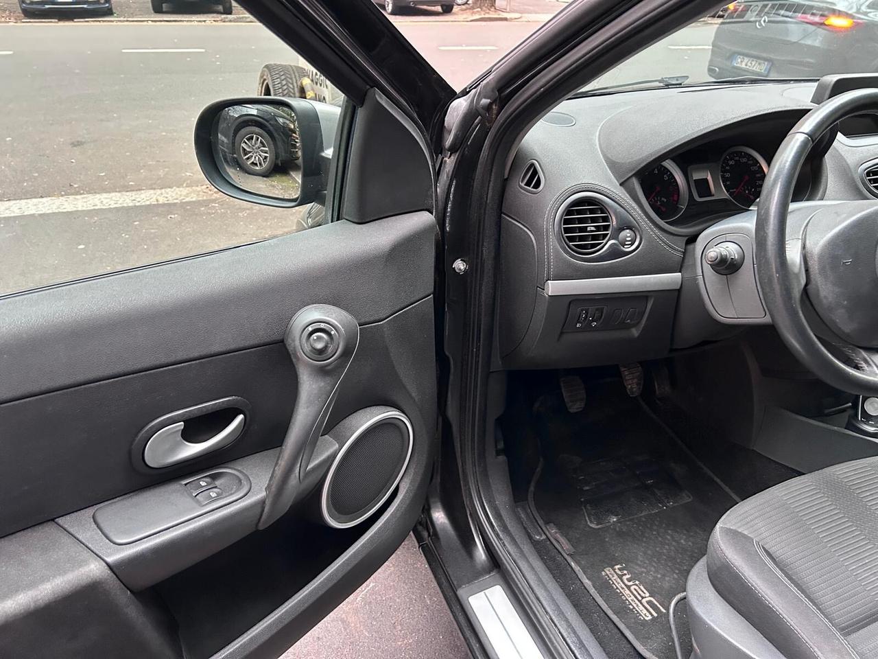 Renault Clio 1.2 16V 5 porte Luxe