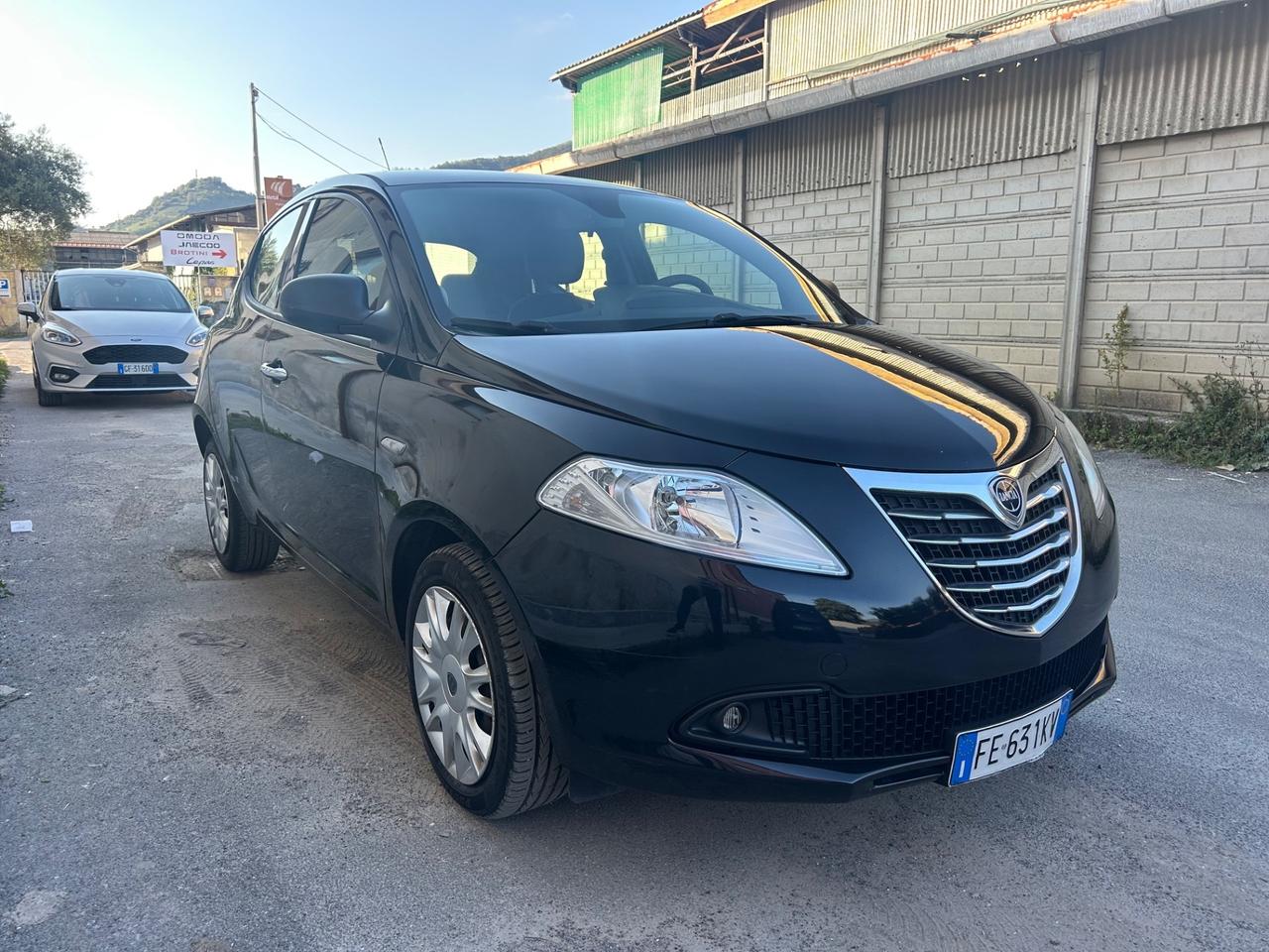 Lancia Ypsilon 1.2 69 CV 5p Platinum
