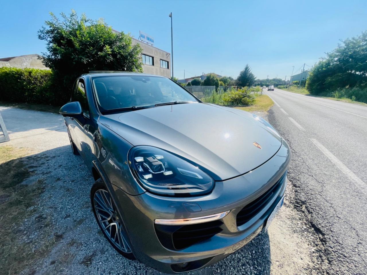 Porsche Cayenne 3.0 S E-Hybrid Platinum Edition