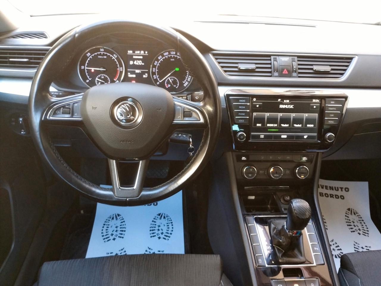 Skoda Superb 2.0 TDI DSG Wagon Style