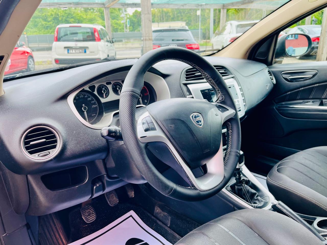 Lancia Delta 1.6 MJT DPF Platino