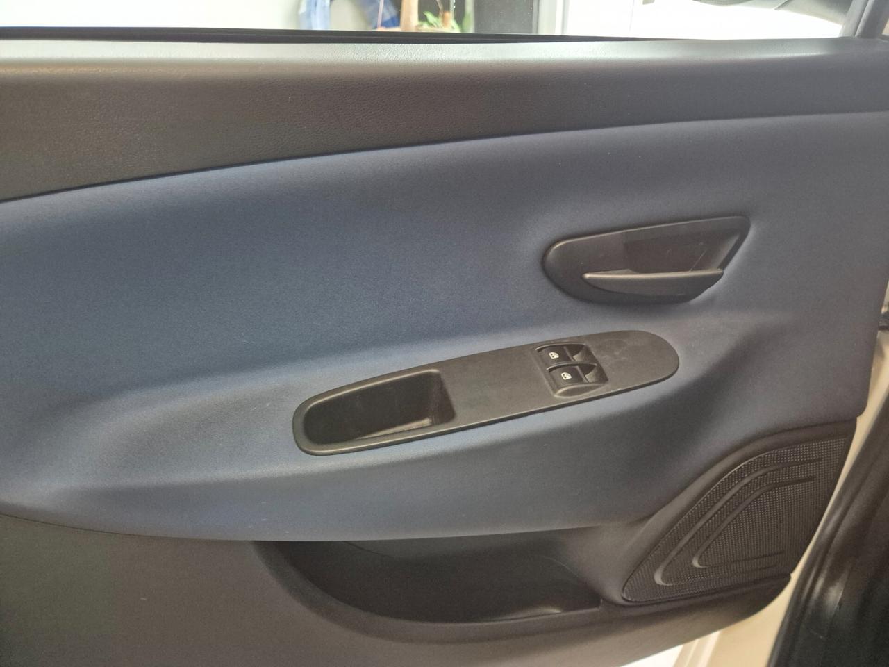 Lancia Ypsilon 1.2 69 CV 5 porte GPL Ecochic Silver