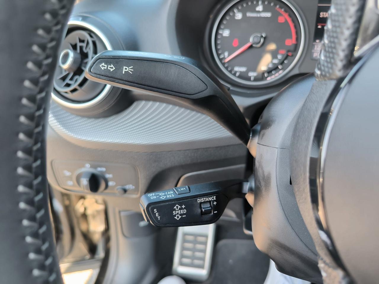 Audi Q2 30 TDI S tronic line Edition *TETTO*LED*