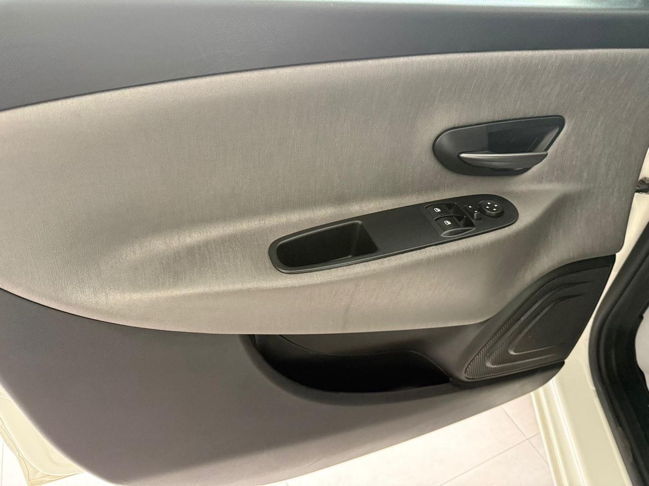 Lancia Ypsilon 0.9 85 CV 5 porte Metano Ecochic Gold