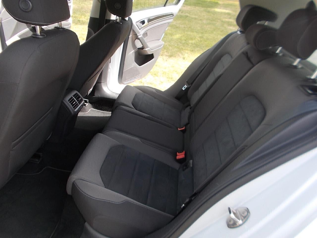 Volkswagen Golf 1.6 TDi VIRTUAL COCKPIT da VETRINA
