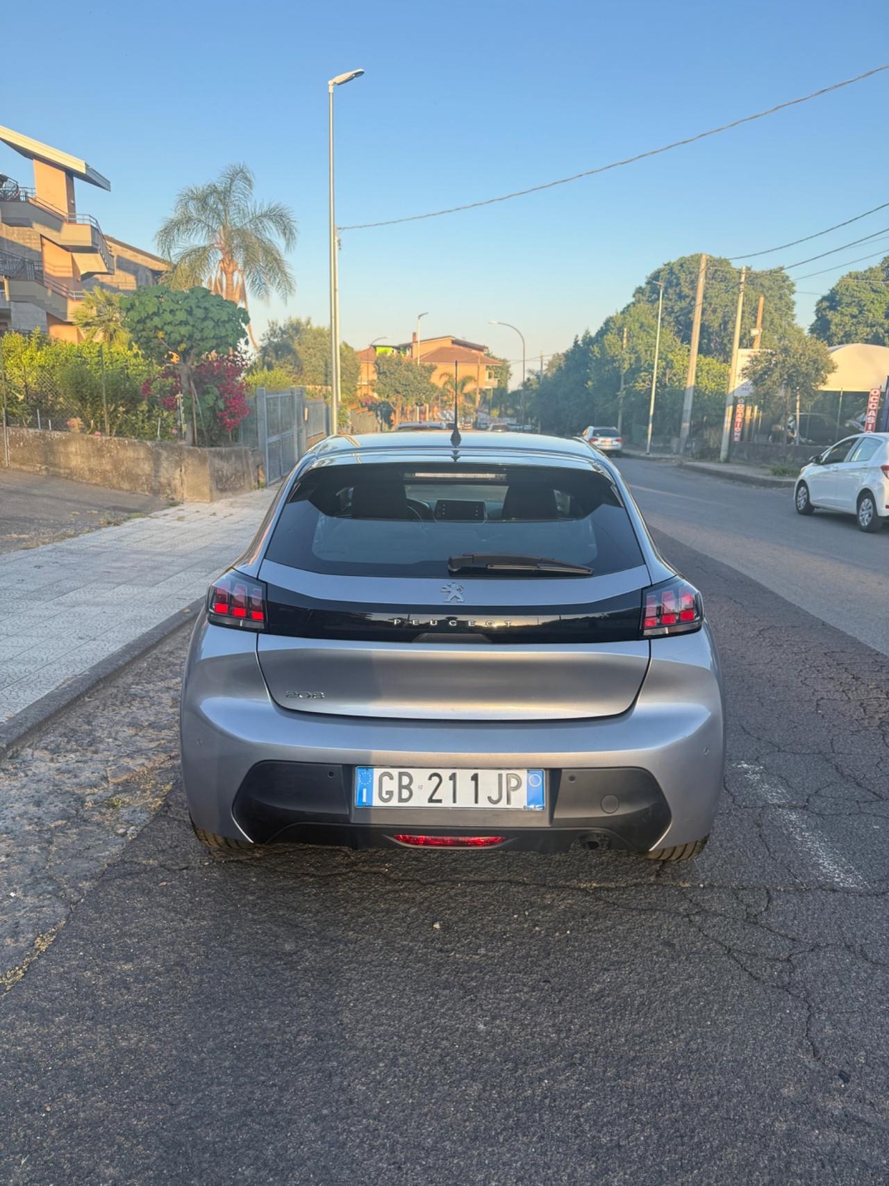 Peugeot 208 PureTech 75cv