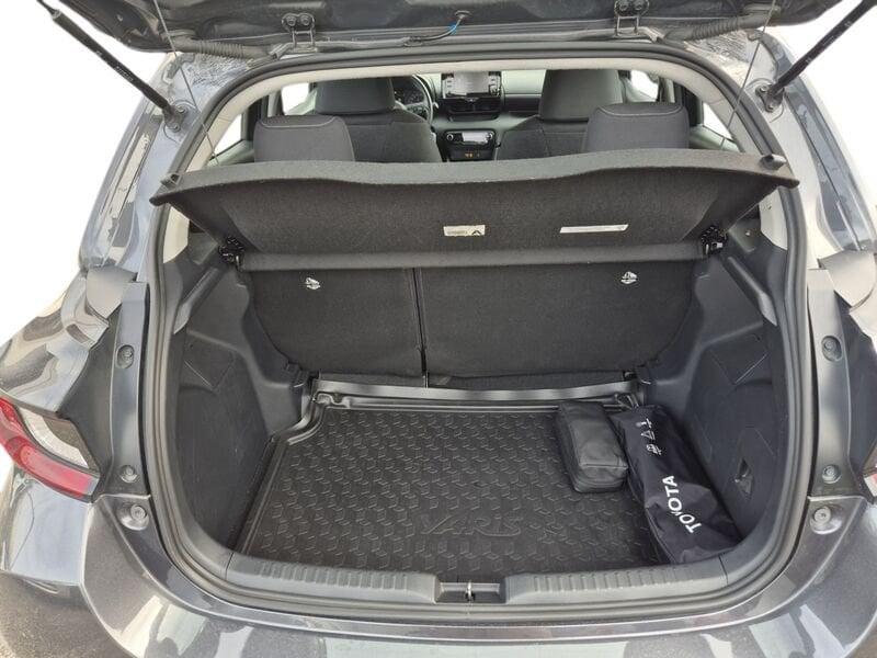 Toyota Yaris Hybrid Active MY21