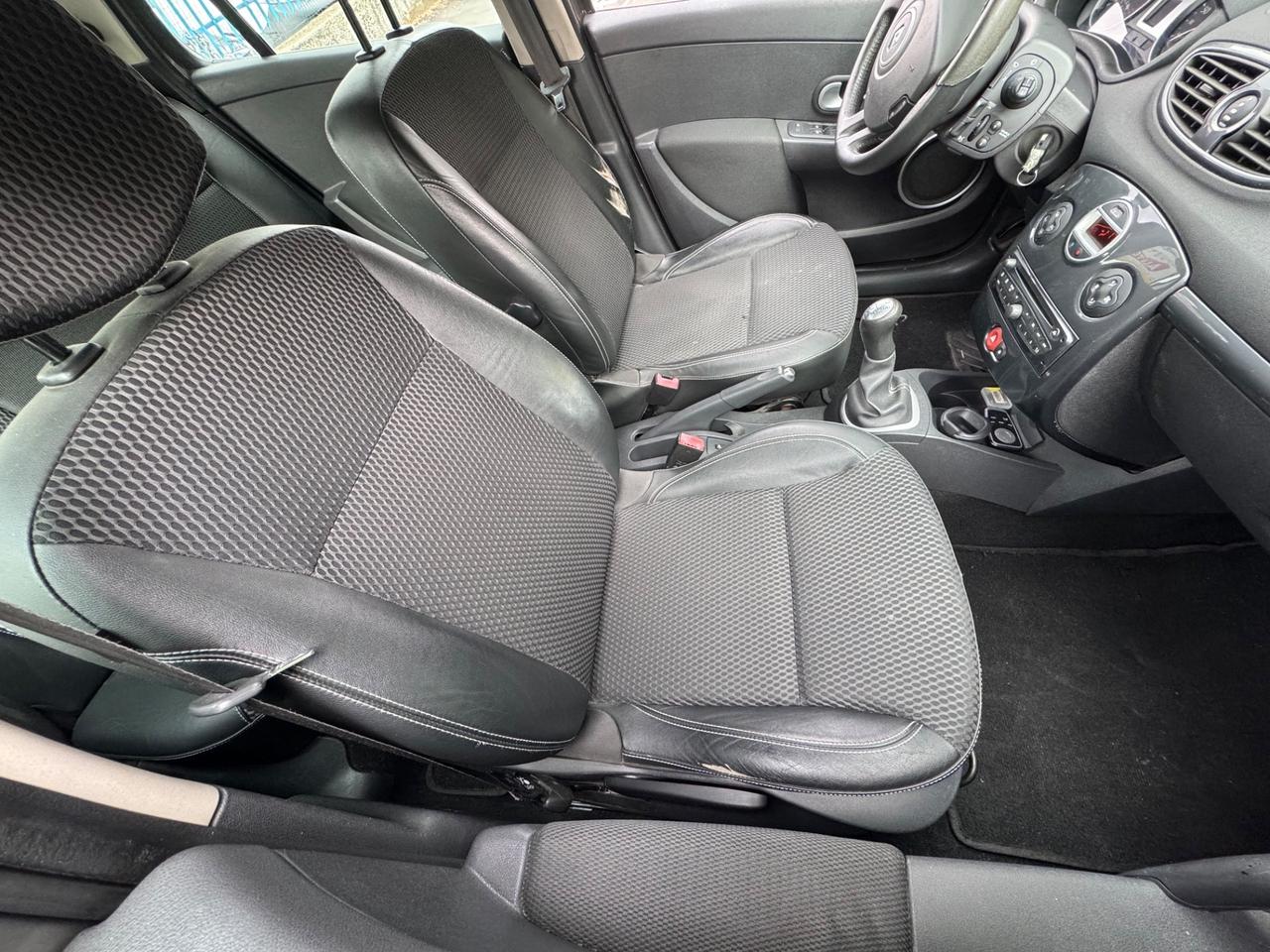 Renault Clio 1.2 16V SporTour Luxe