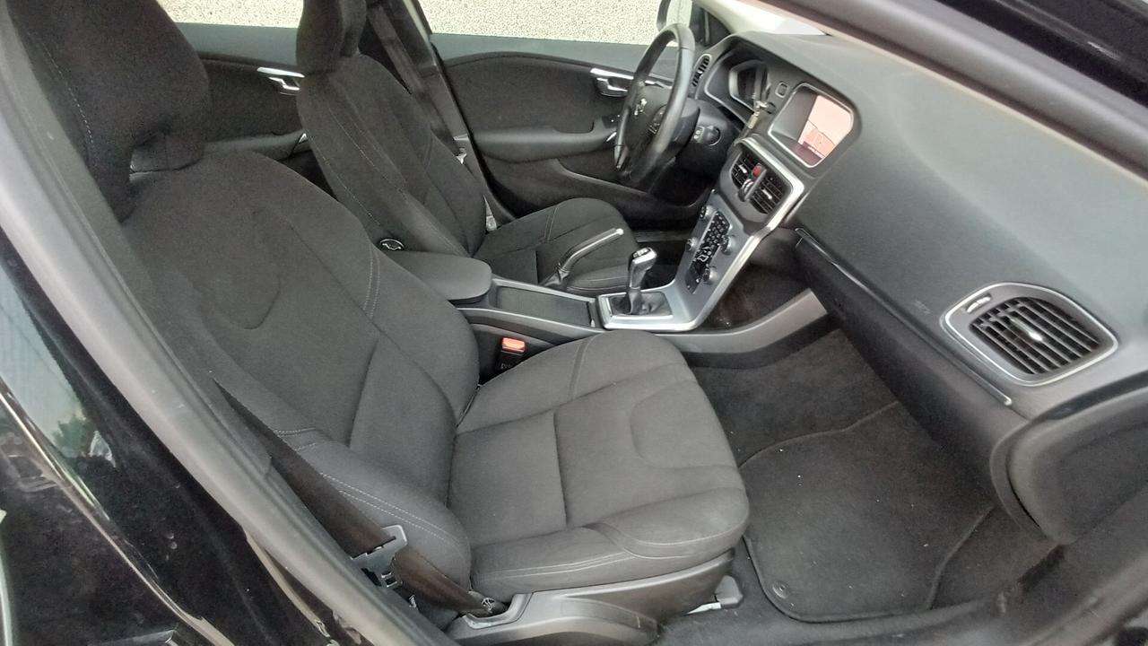 Volvo V40 D2 R-design Euro6 Ok Neopatentati