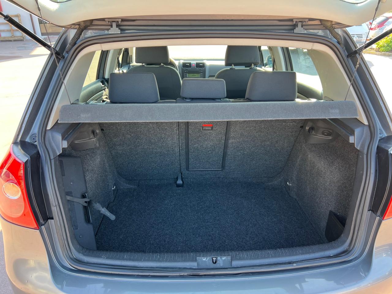 Volkswagen Golf 1.6 16V FSI 5p. Comfortline