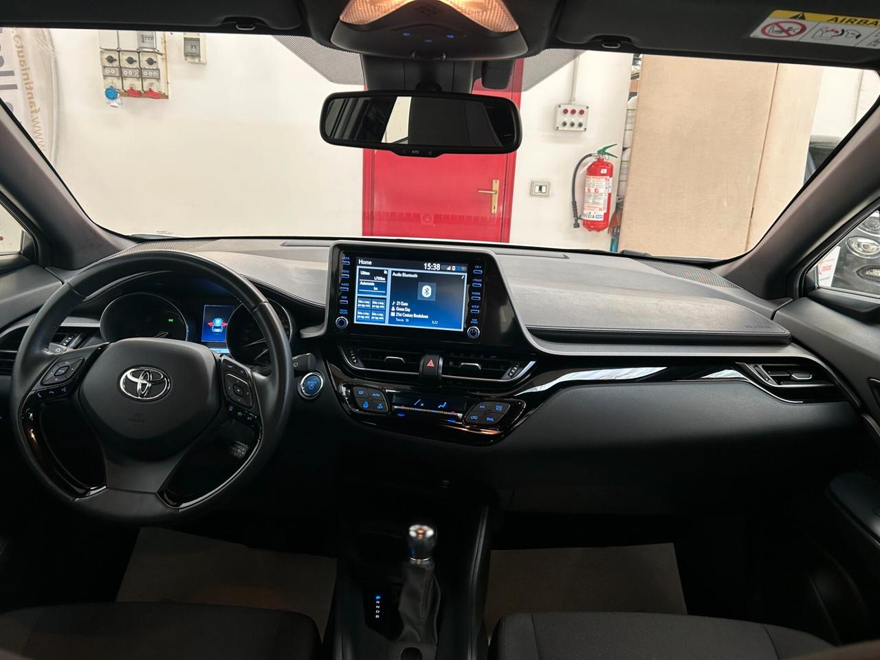 Toyota C-HR Toyota C-HR Active Business 1.8h-Ok Neopatent-LEGGI SOTTO