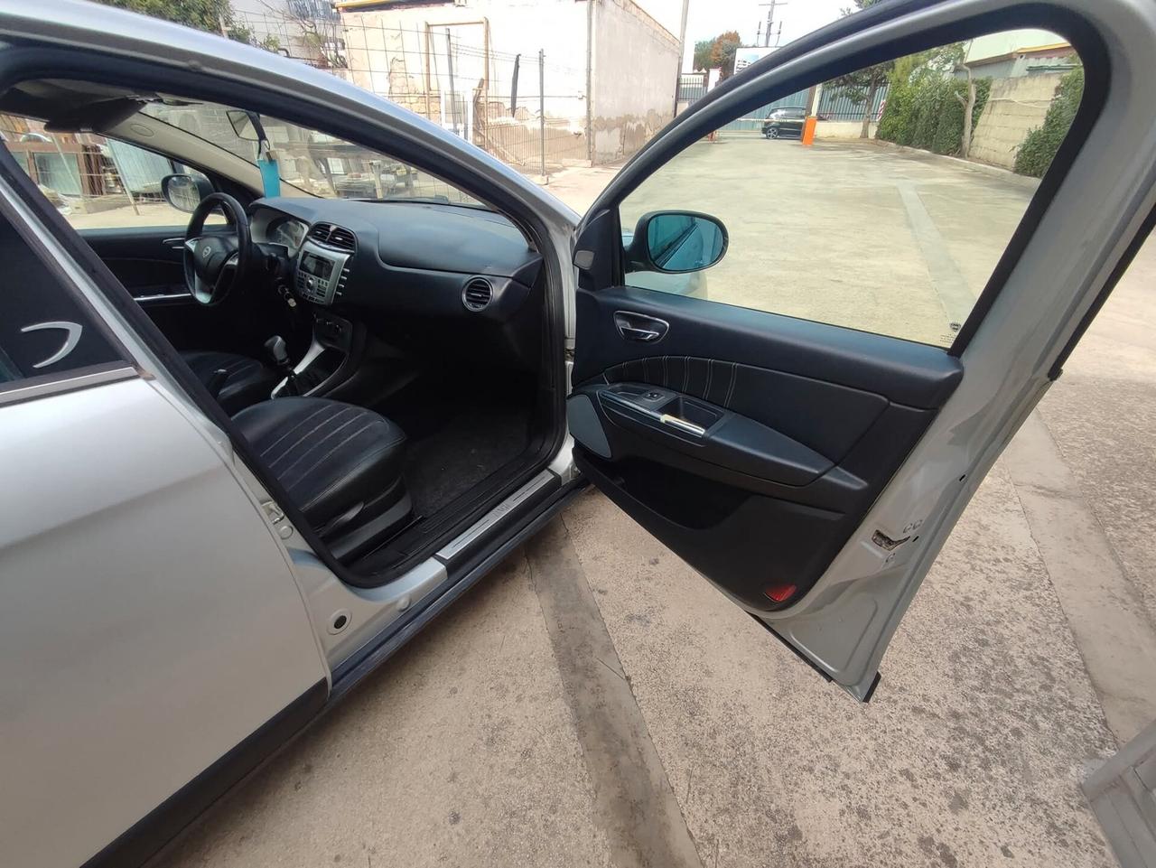 Lancia Delta 1.6 MJT Platino