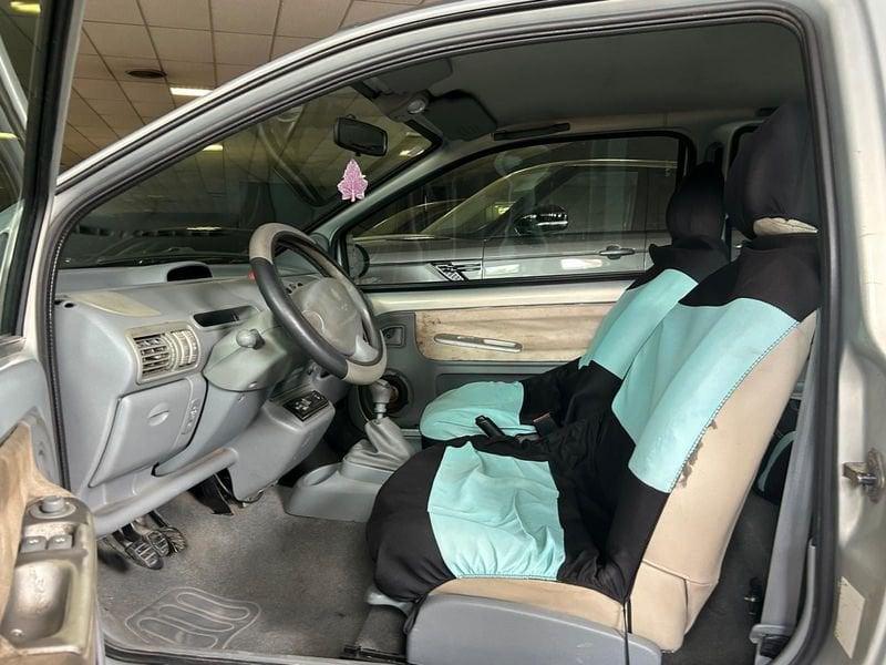 Renault Twingo TWINGO 1.2I CAT KENZO