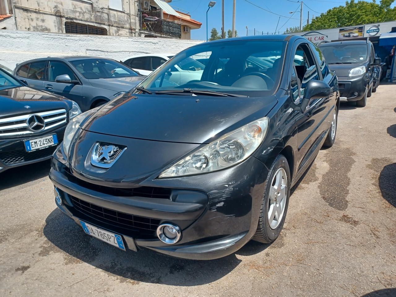 Peugeot 207 1.4 88CV 3p. ONE Line