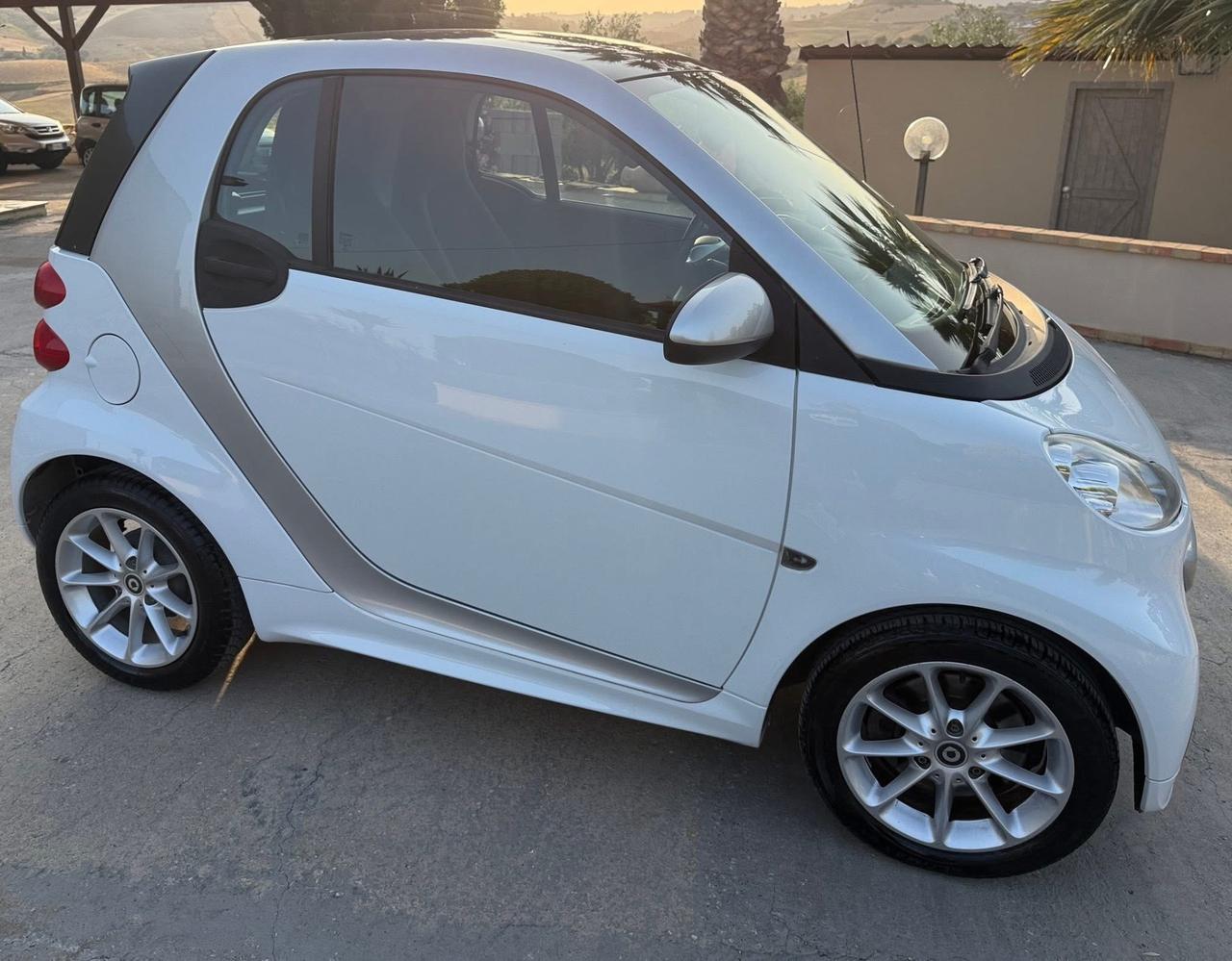 Smart ForTwo 1000 62 kW coupé passion