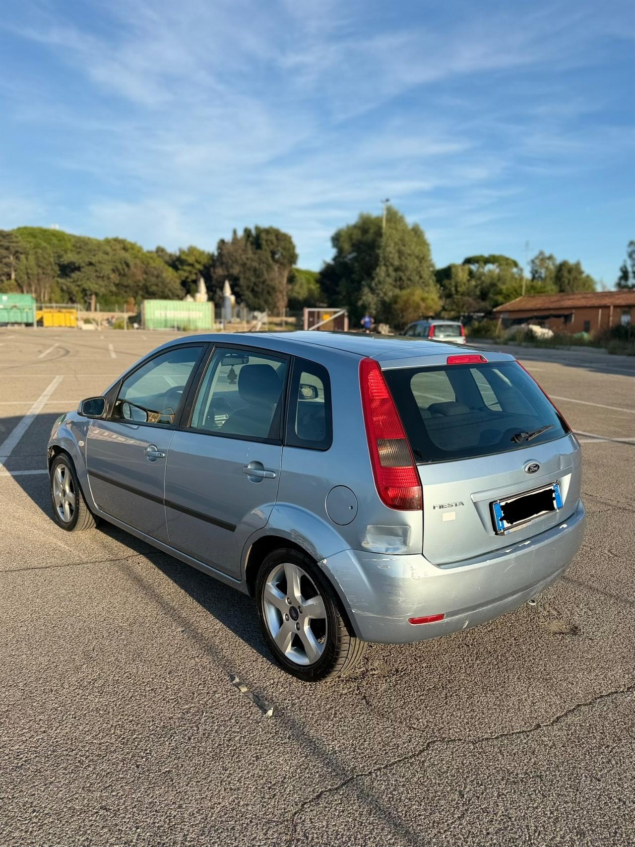 Ford Fiesta 1.2 16V 5p. Ghia