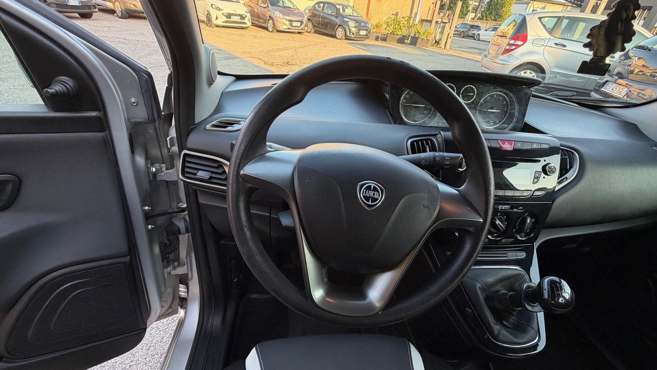 Lancia Ypsilon 1.2 69 CV
