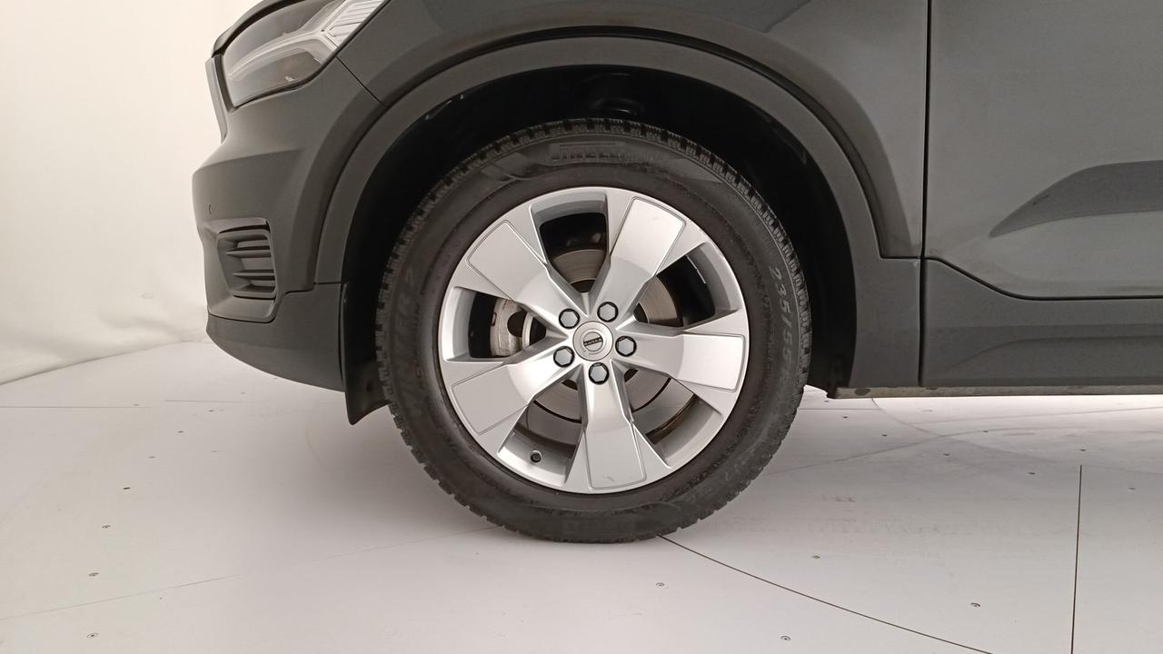 VOLVO XC40 1.5 t2 Momentum auto my21