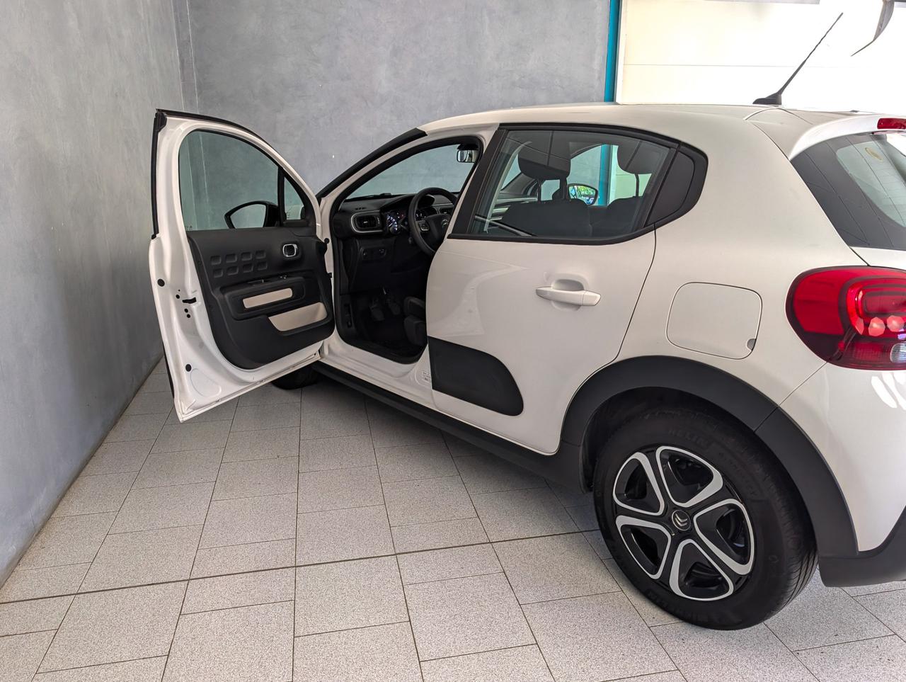 Citroen C3 1.2 puretech 83cv Shine