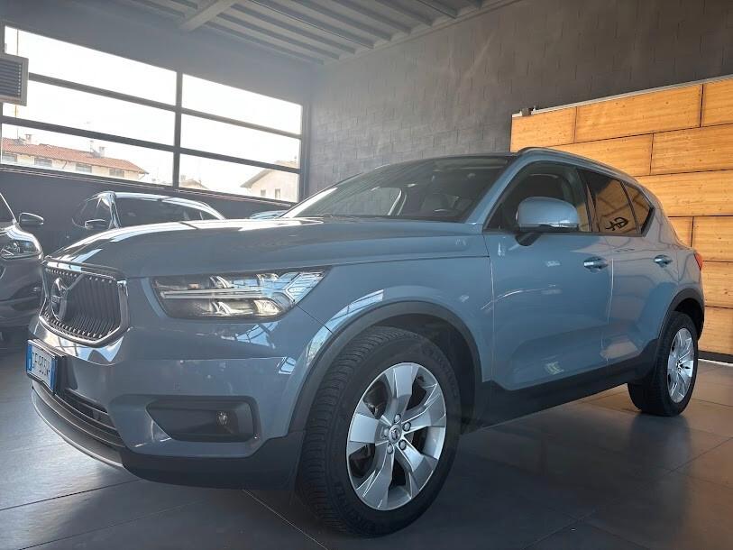 Volvo XC40 B4 AWD Geartronic Momentum Pro