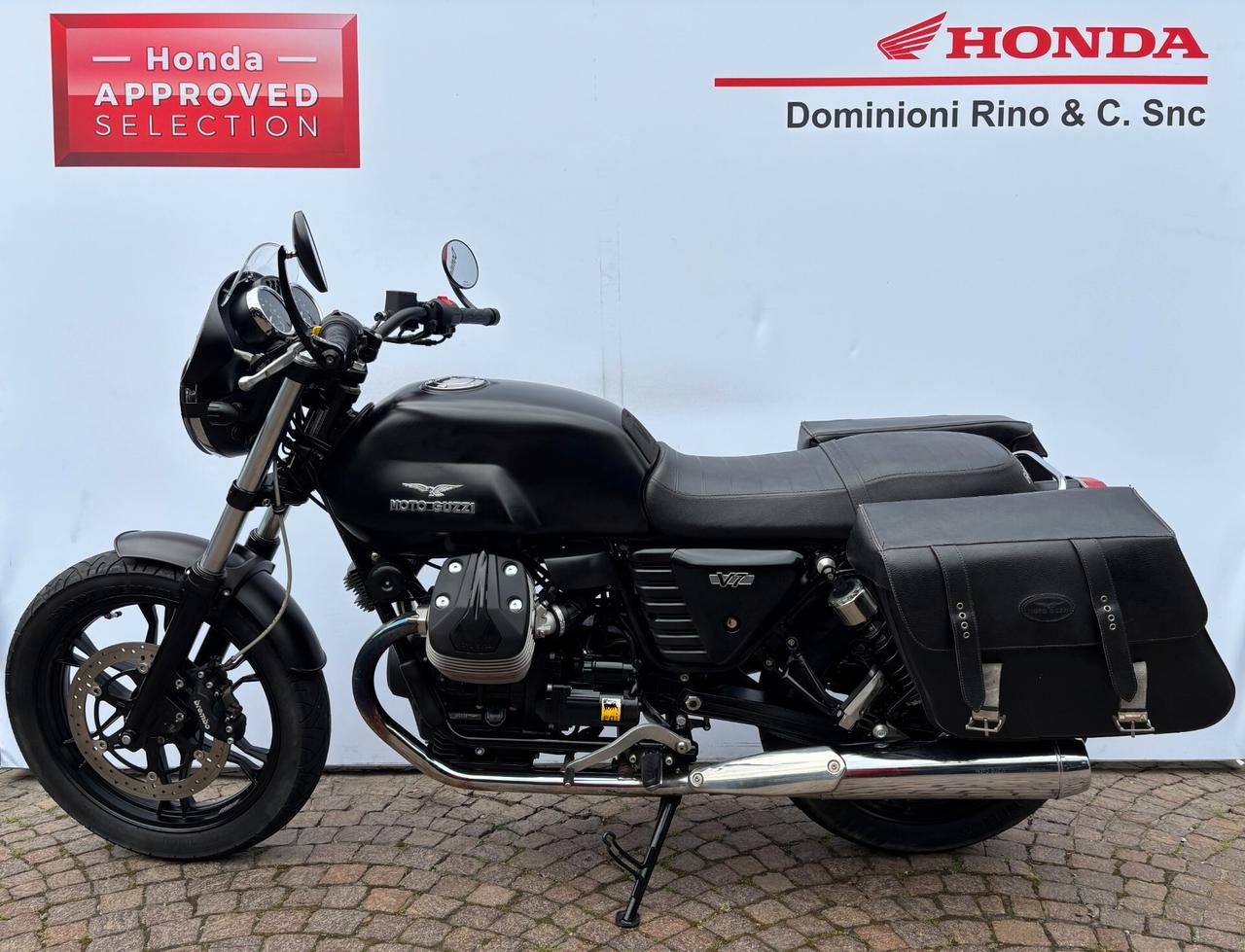 Moto Guzzi V7 Stone