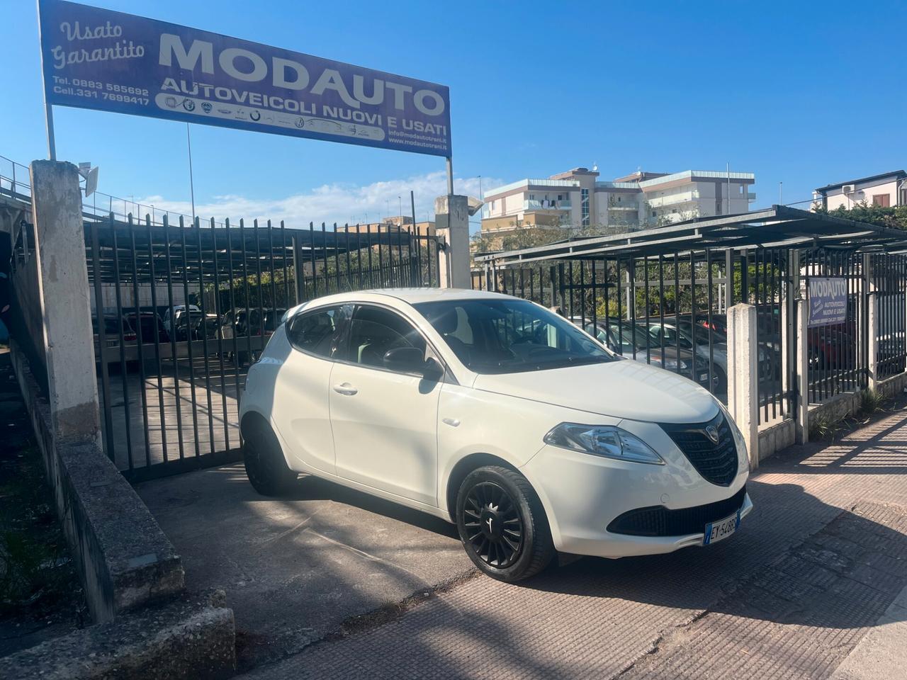 Lancia Ypsilon 1.2 69 CV 5 porte X NeoPatentati