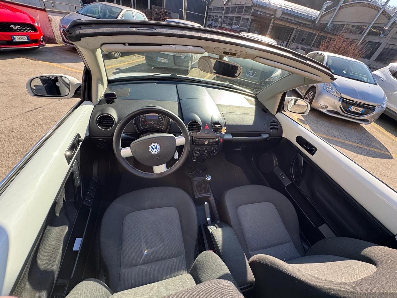 Volkswagen New Beetle 1.4 Cabrio