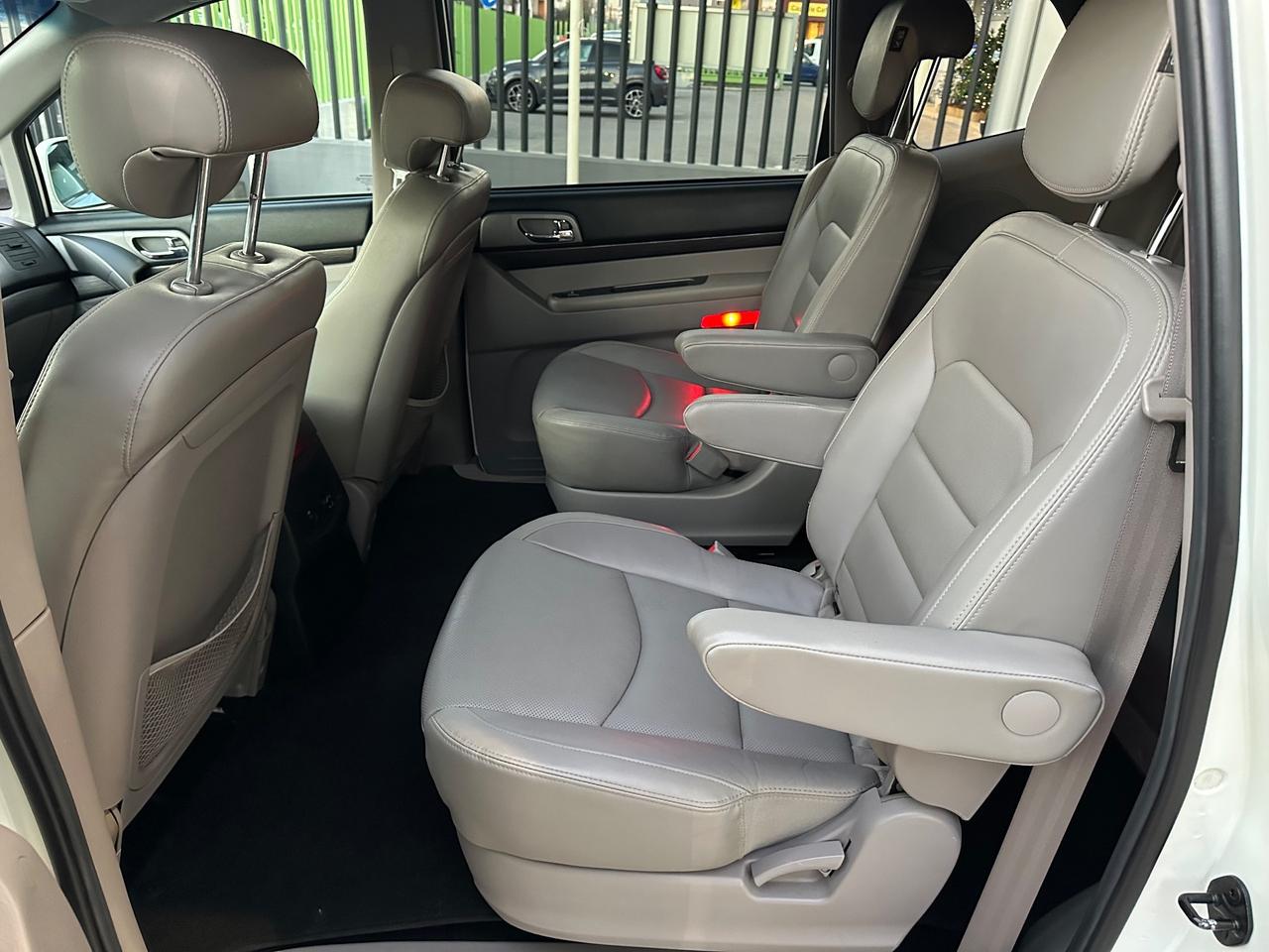 Ssangyong Rodius 2.2 Diesel 4WD A/T Classy Pelle Smart Audio