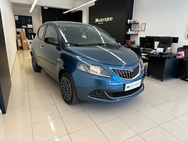Lancia Ypsilon 1.0 FireFly 5 porte S&S Hybrid Ecochic Silver