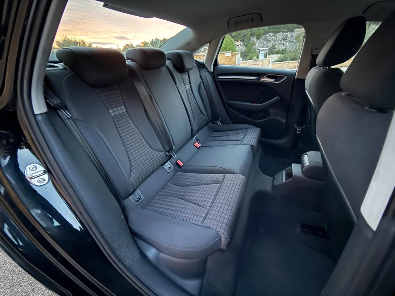 Audi A3 SEDAN/2.0 TDI 150CV/CERCHI 18"/LED/NAVI